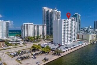 3000 S Ocean Dr, Unit 1414 in Hollywood, FL - Building Photo - Building Photo