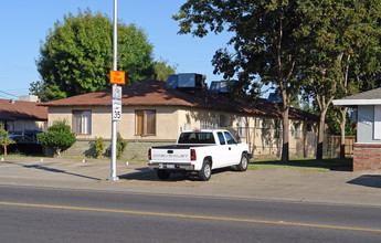 609-613 W El Camino Ave in Sacramento, CA - Building Photo - Building Photo