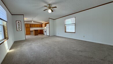 2004 Falcon Terrace NW in Stewartville, MN - Foto de edificio - Building Photo