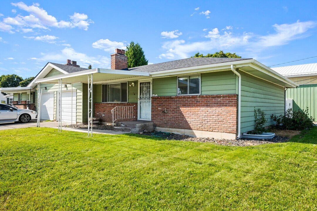 619 N Bowdish Rd in Spokane Valley, WA - Building Photo