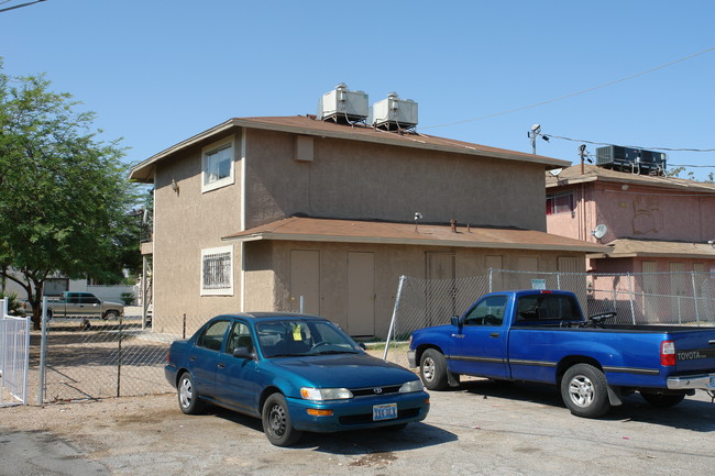 1532 N Cobb Ln in Las Vegas, NV - Foto de edificio - Building Photo