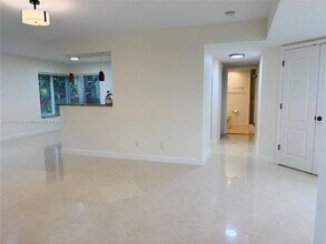 942 NW 92nd Terrace in Plantation, FL - Building Photo - Building Photo