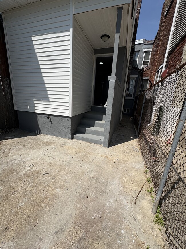 906 N 4th St in Camden, NJ - Building Photo - Building Photo