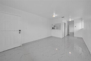 1371 NW 3rd St in Miami, FL - Building Photo