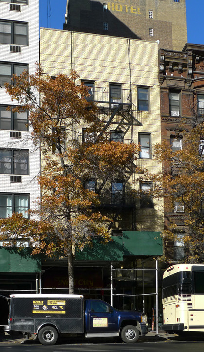 590 Third Ave in New York, NY - Foto de edificio