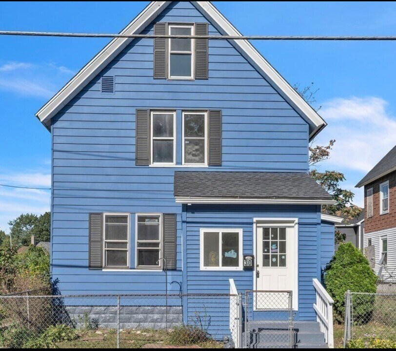 30 Chester St in Springfield, MA - Building Photo