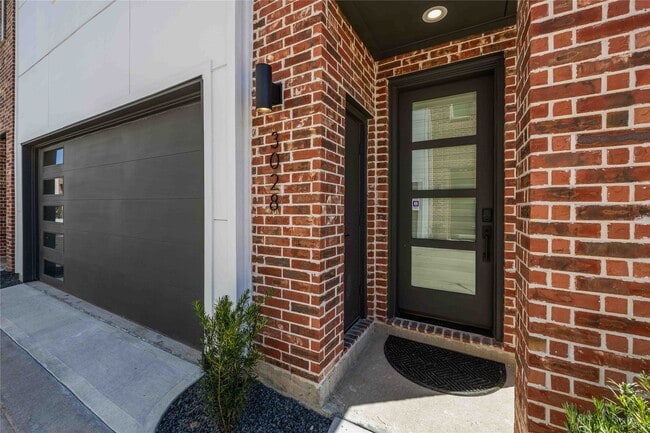 property at 3028 Lamar St