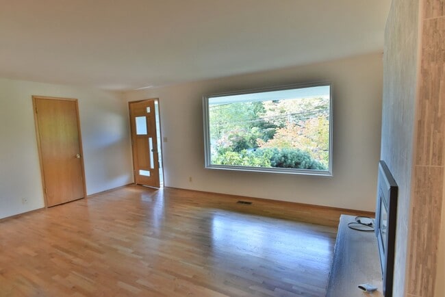 22805 66th Ave W in Mountlake Terrace, WA - Building Photo - Building Photo