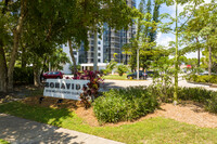 Bonavida Condominiums in Aventura, FL - Foto de edificio - Building Photo