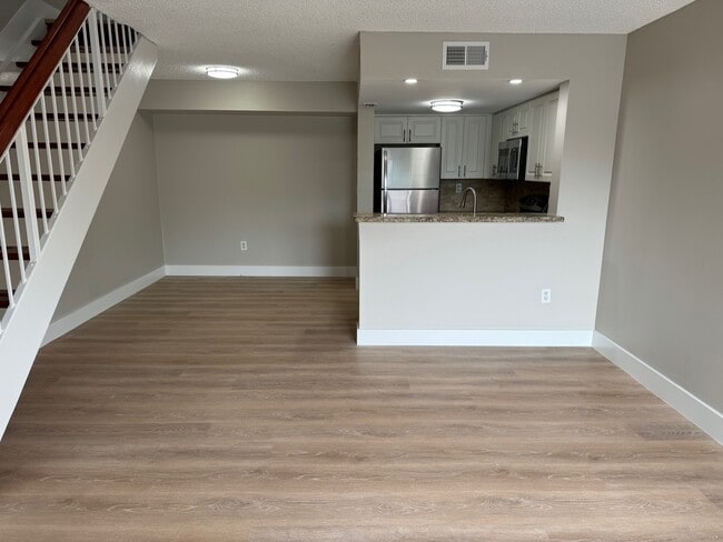 510 NW 86th Pl, Unit 206 in Miami, FL - Building Photo - Building Photo