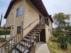 1980 E Villa St, Unit #1 in Pasadena, CA - Building Photo