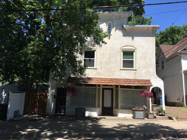 1211 23rd Ave NE in Minneapolis, MN - Building Photo - Building Photo