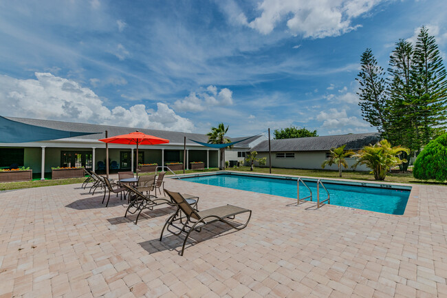 Gables at Honore in Sarasota, FL - Foto de edificio - Building Photo