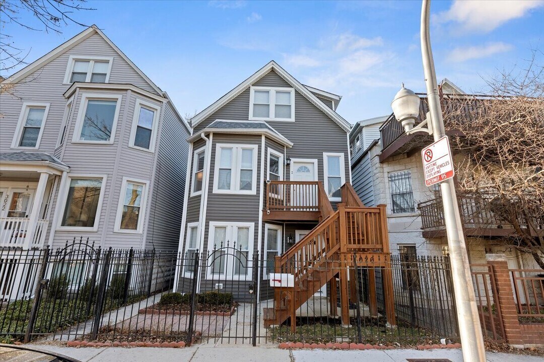 3026 N Allen Ave in Chicago, IL - Building Photo