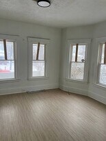 853 E 155th St in Cleveland, OH - Building Photo