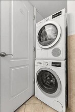 722 10th Ave, Unit 2D in New York, NY - Building Photo - Building Photo