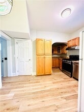 283 N Middletown Rd in Pearl River, NY - Building Photo - Building Photo