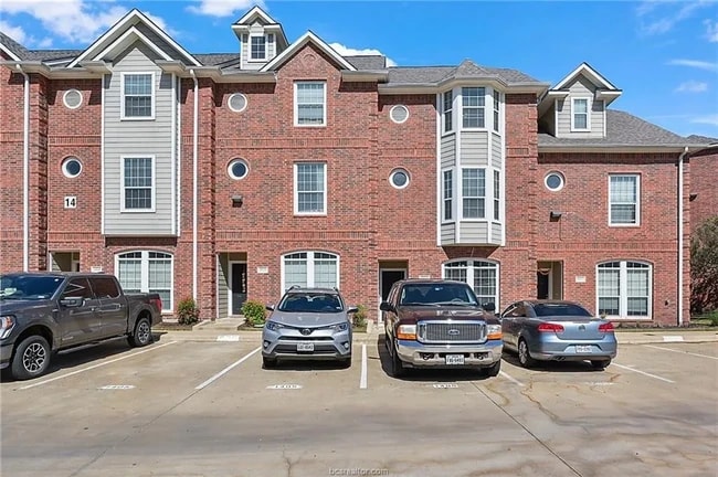 property at 305 Holleman Dr E