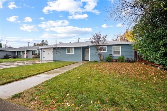 1156 Hampton Rd in Sacramento, CA - Building Photo - Building Photo