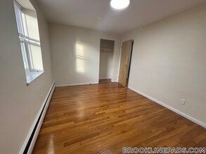 110 Babcock St, Unit 21 in Brookline, MA - Foto de edificio - Building Photo