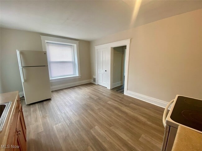 69 Oakdale Ave