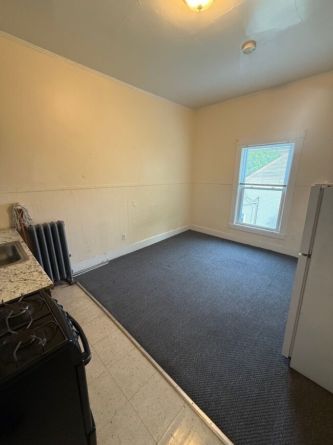 426 Fletcher St in Lowell, MA - Building Photo - Building Photo