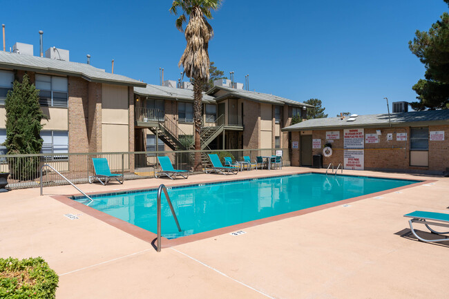 Trevino Place Apartments in El Paso, TX - Building Photo - Building Photo