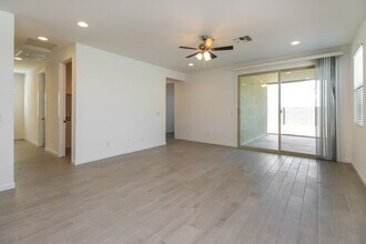 11008 S 56th Ln in Phoenix, AZ - Building Photo - Building Photo