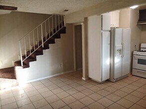 2209 Cedro Ct in Bakersfield, CA - Building Photo - Building Photo