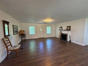403 Willowside Dr in Mount Holly, NC - Building Photo - Building Photo