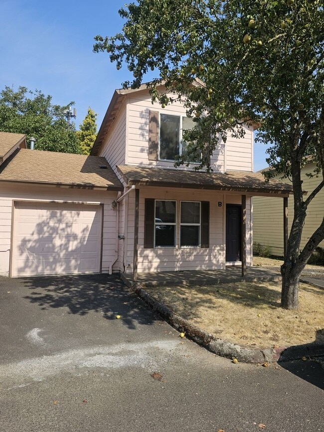 18304 SE Abernethy Ln in Portland, OR - Building Photo - Building Photo