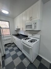 157 White Plains Rd in Tarrytown, NY - Building Photo - Building Photo