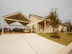 240 Rose Dr in Dripping Springs, TX - Building Photo - Building Photo