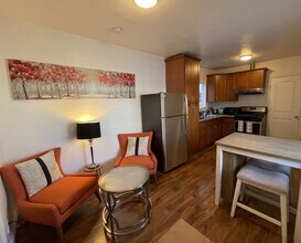 1141 24th St in Santa Monica, CA - Building Photo - Building Photo