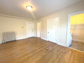 1303 Cass in Milwaukee, WI - Building Photo - Building Photo