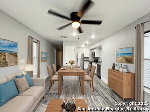 7569 Windsor Oaks in San Antonio, TX - Building Photo - Building Photo