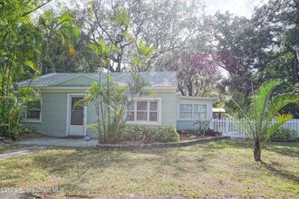 2812 Shwonda Ave NE in Palm Bay, FL - Building Photo - Building Photo