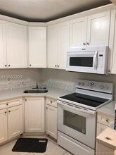 2455 NE 51st St-Unit -E205 in Fort Lauderdale, FL - Building Photo - Building Photo