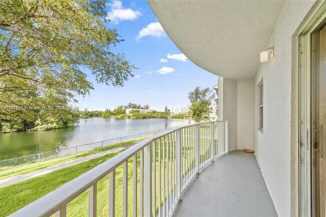 8240 SW 210th St in Cutler Bay, FL - Building Photo - Building Photo