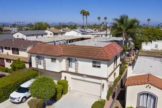 4765 W Mountain View Dr in San Diego, CA - Building Photo - Primary Photo