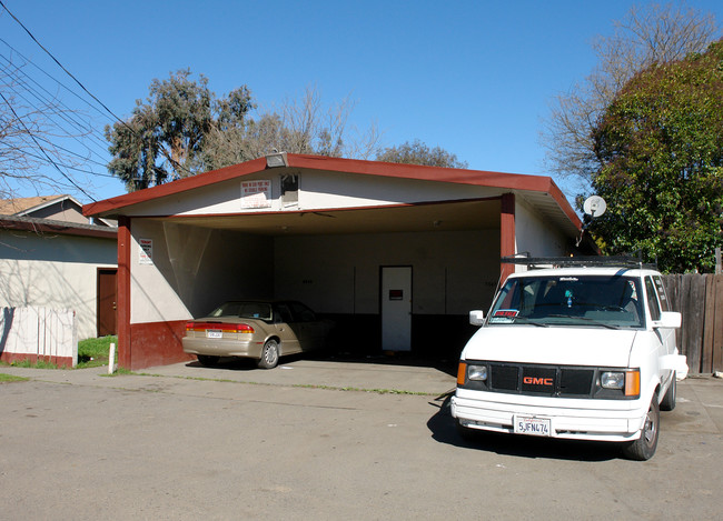 2543 Corby Ave in Santa Rosa, CA - Building Photo - Building Photo