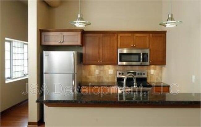 606 Sycamore St in Waterloo, IA - Building Photo - Building Photo