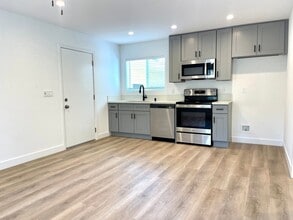 1655 W Malvern Ave in Fullerton, CA - Building Photo - Building Photo