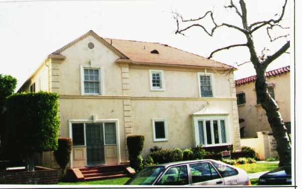 124 S Canon Dr in Beverly Hills, CA - Building Photo - Building Photo