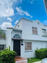 4990 NW 97th Pl in Doral, FL - Building Photo - Building Photo