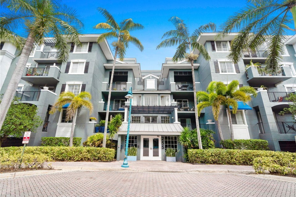 255 NE 3rd Ave in Delray Beach, FL - Building Photo