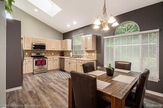 130 Lakeshore Pointe Dr in Howell, MI - Building Photo - Building Photo