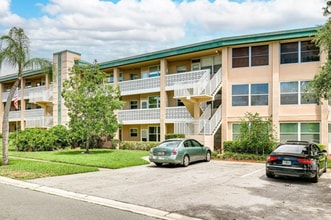 445 32nd Ave N in St. Petersburg, FL - Building Photo - Building Photo