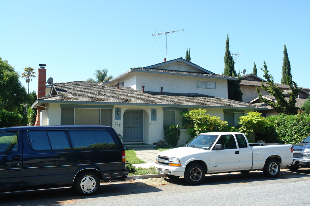 547 S Keiley Blvd in San Jose, CA - Foto de edificio