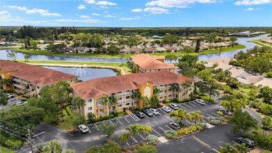 10010 Maddox Ln, Unit 316 in Bonita Springs, FL - Foto de edificio - Building Photo